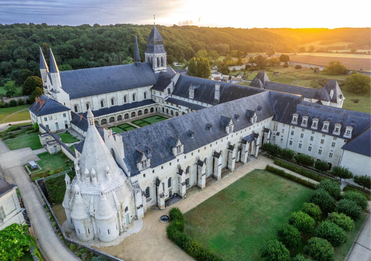 Les Logis Du Forgeron, Gites De Groupe Entre Loire & Vignes Saint-Jean-des-Mauvrets Екстериор снимка